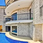 Levilla Vila *